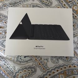 iPad Pro (10.5-inch) Smart Keyboard