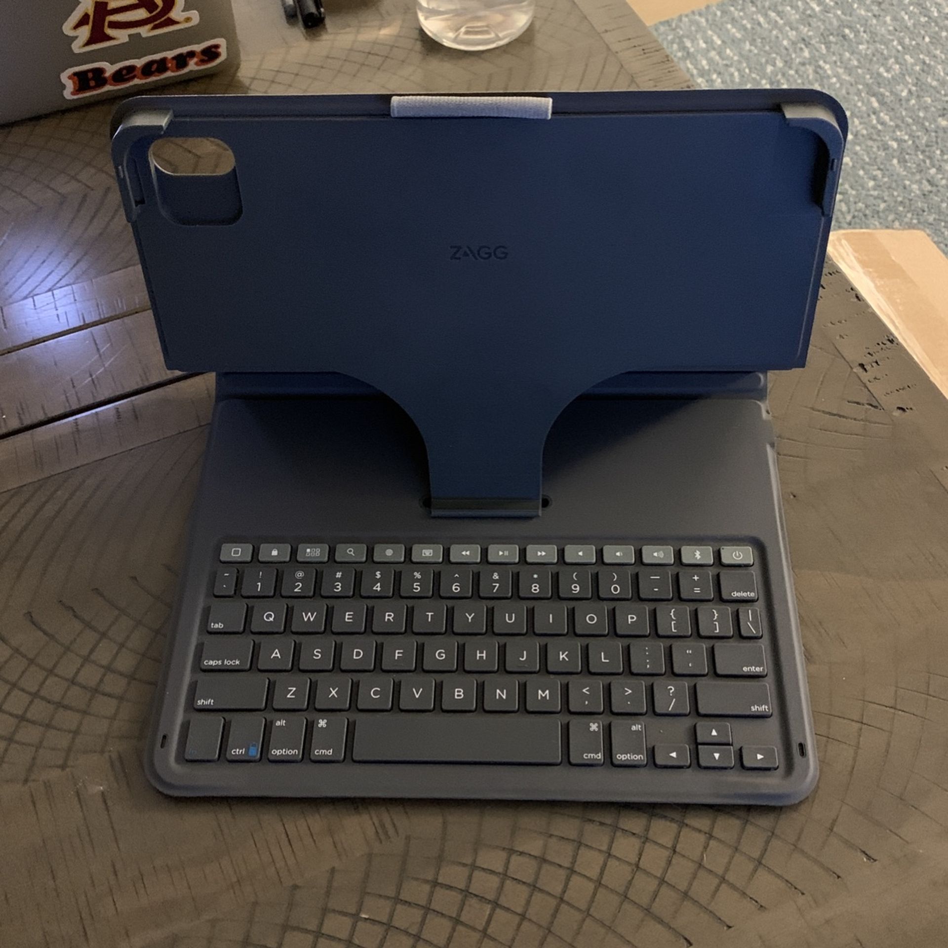 iPad 10th Gen Keyboard Case