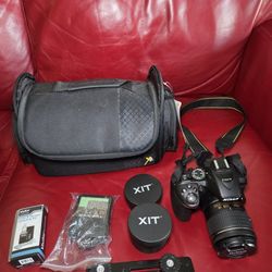 Nikon D5300 24.2 MP CMOS Digital SLR Camera with 18-55mm f/3.5-5.6G ED VR Auto Focus-S DX NIKKOR Zoom Lens (Black)