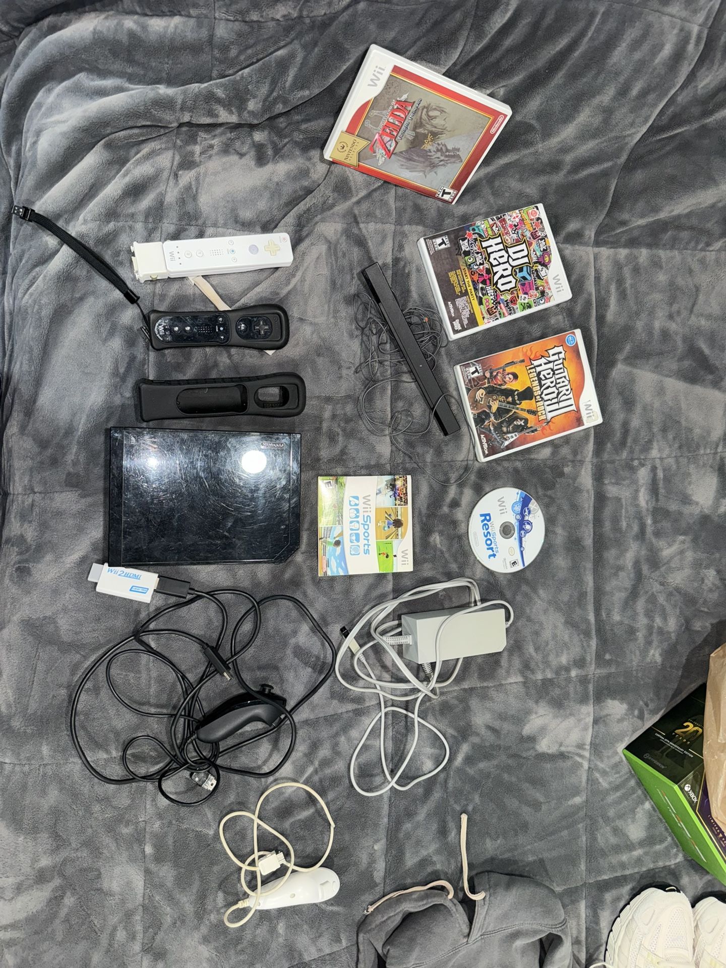 Complete Nintendo Wii Mega Bundle – Zelda, Wii Sports, Guitar Hero, DJ Hero (TESTED)