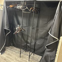 Stand-Up Travel Closet For Extra Storage