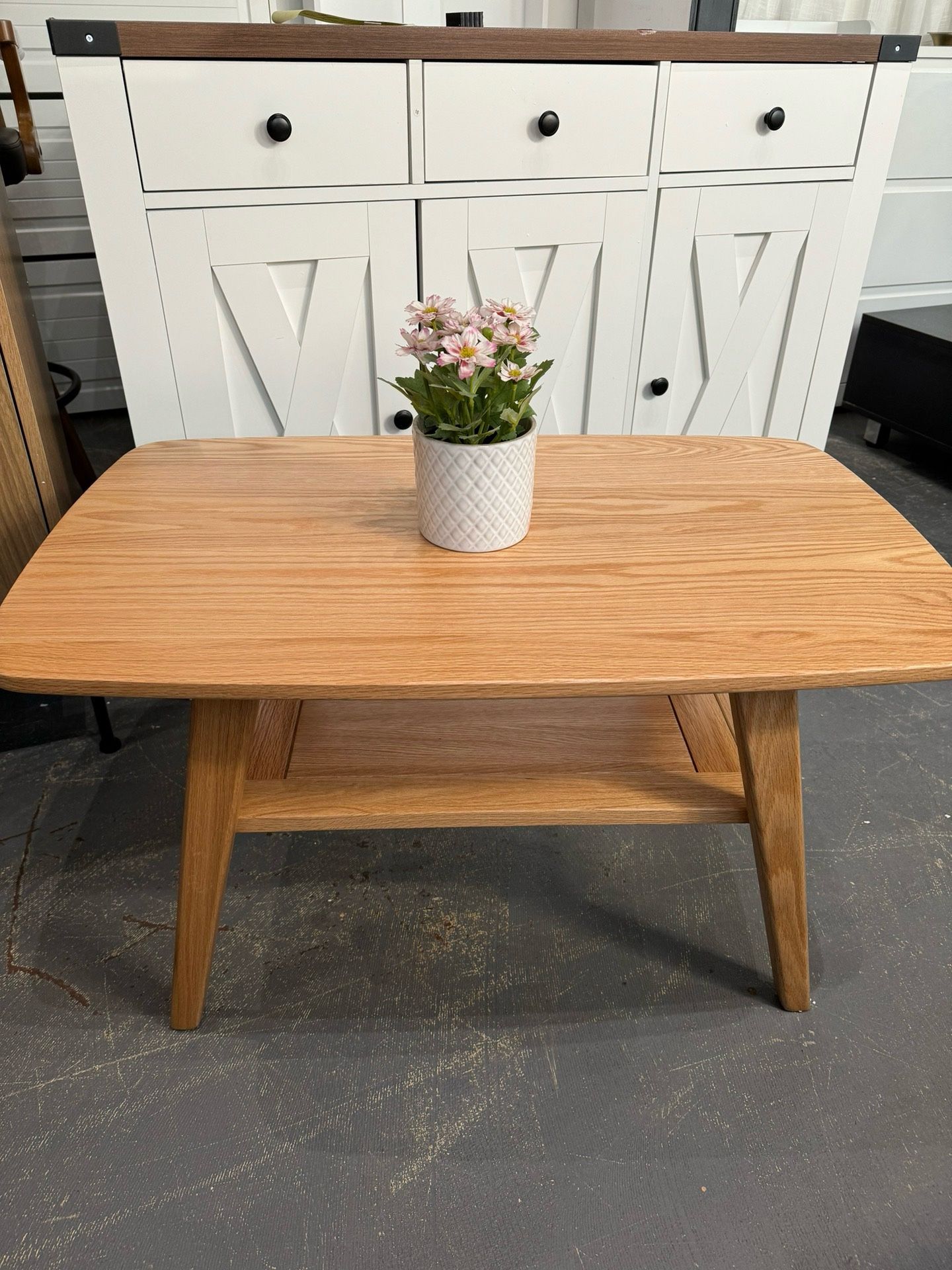 100% Solid Oak Wood Coffee Table for Living Room, Small Coffee Table with Shelf Storage, Mid Century Modern Coffee Table with Rounded Corners (Natural