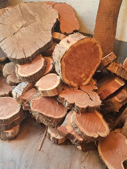 Aromatic red cedar slices