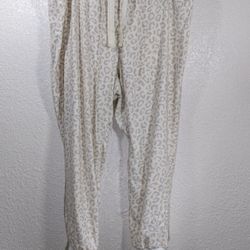 Old Navy•Ivory Leopard Print/Fleece Jogger•Size XS 