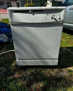 GE Dishwasher- Good Working Condition