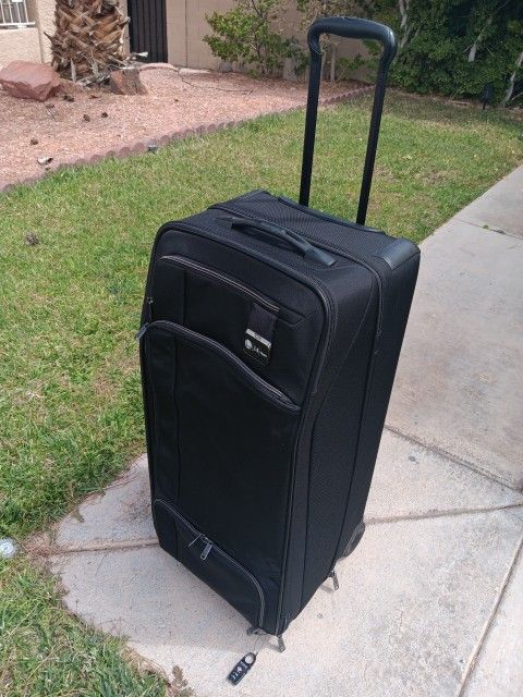 Luggage! Luxury 'TUMI' Large 34" Checked Rolling Luggage / Suitcase / Travel Bag