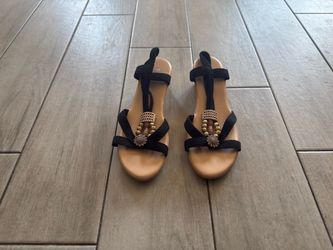 Women’s Sandals.