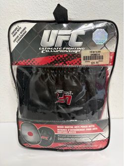 Vintage UFC Punch Mitts black and red ! !