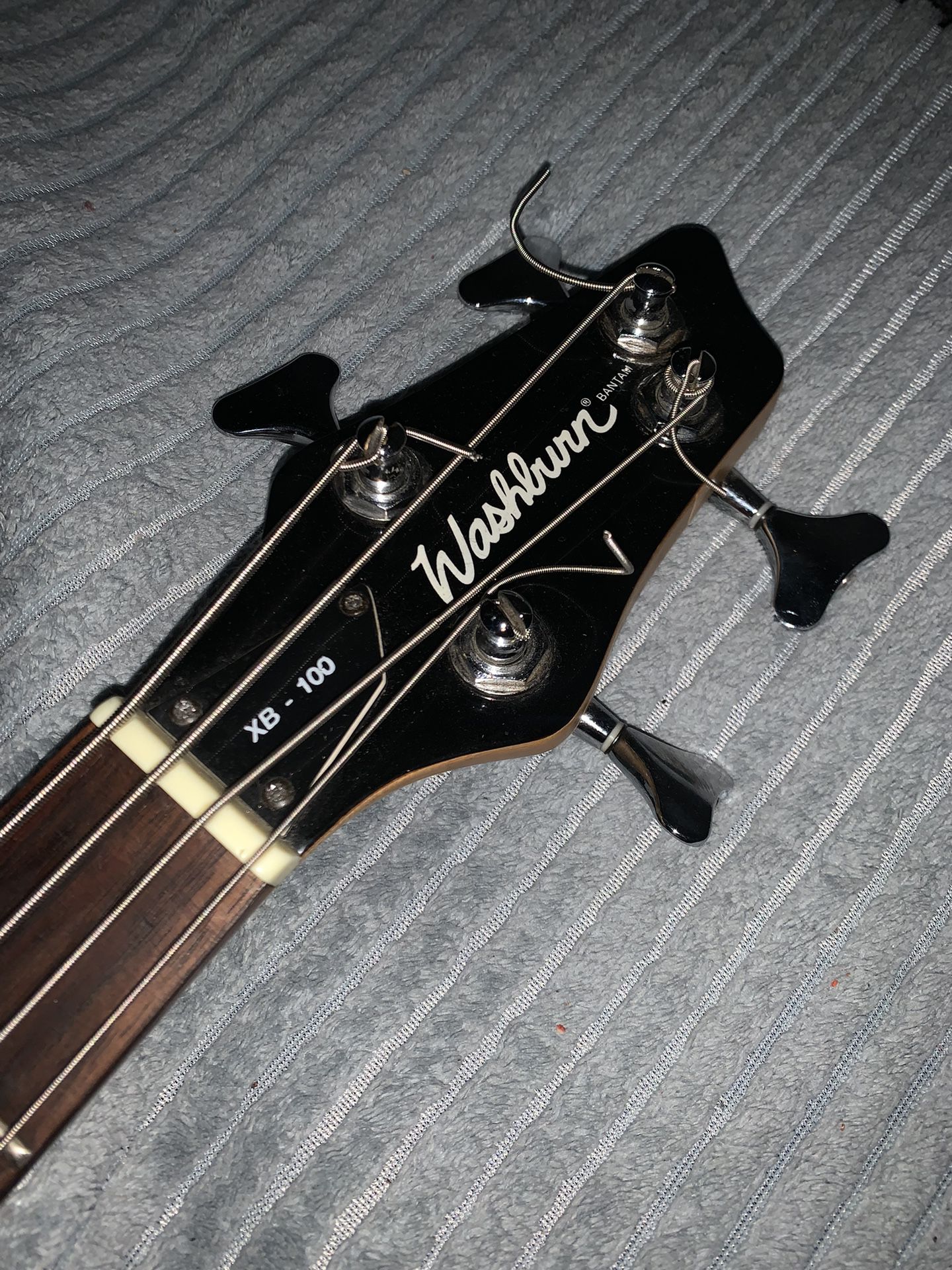 Washburn XB-100 Electric Bass