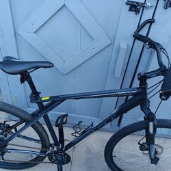 GT.        TIMBERLINE.       Mountain Bike 