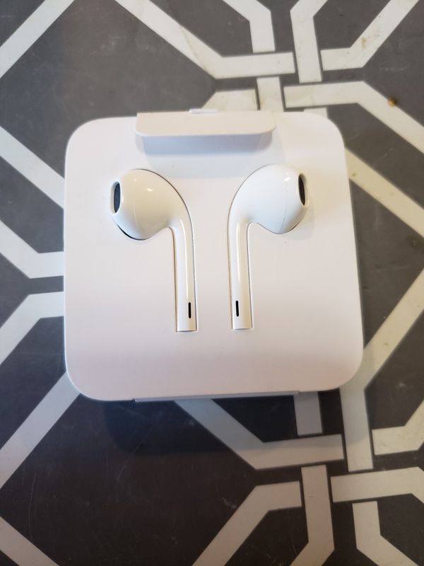 Apple wired earbuds for Sale in Coachella, CA OfferUp