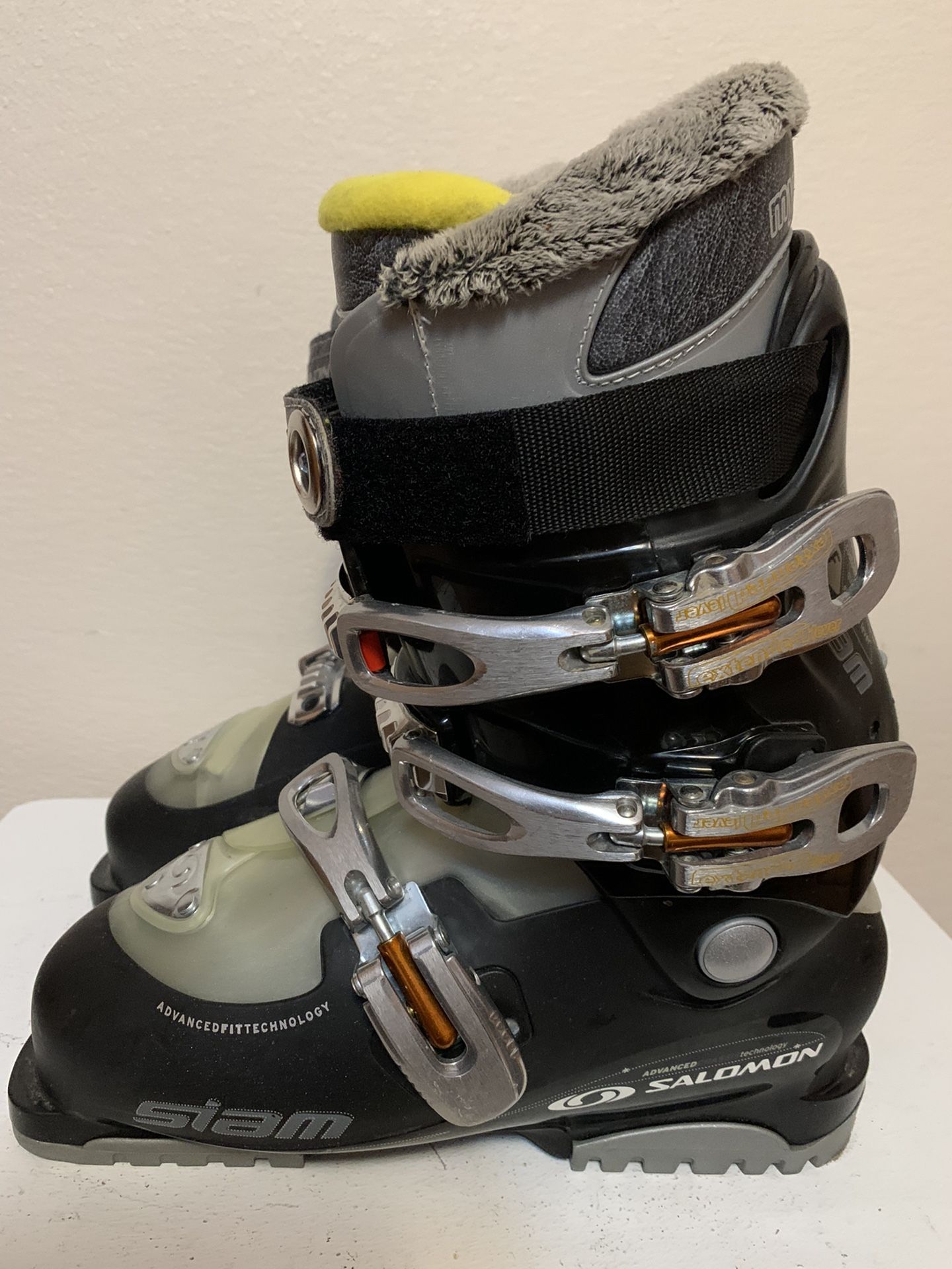 Salomon Ski Boots . Size 25