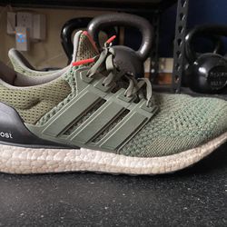 Adidas Ultra Boost ( Olive Green)