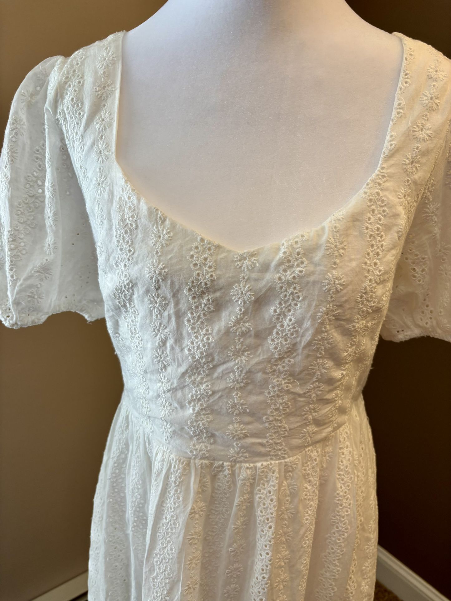Size medium Lost + Wander White Tiered Maxi Sundress
