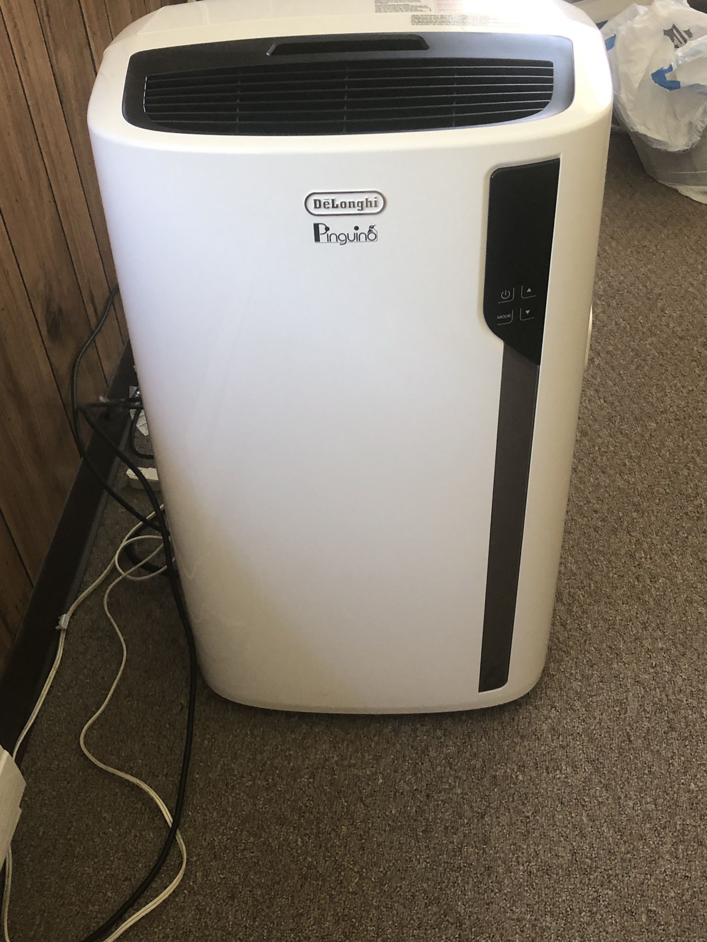 DeLonghi portable air conditioner. EL275 Series. Comes with manual, remote, storage cover, and all installation / venting accessories. Purchased J