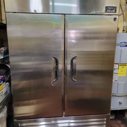 Used Commercial 2-door Reach In Cooler 