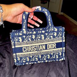 Dior purse Thumbnail
