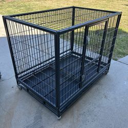 Dog Kennels In Good Condition 