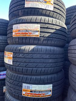Arroyo Grand Sport A/S 235/45R18 98W XL Tires