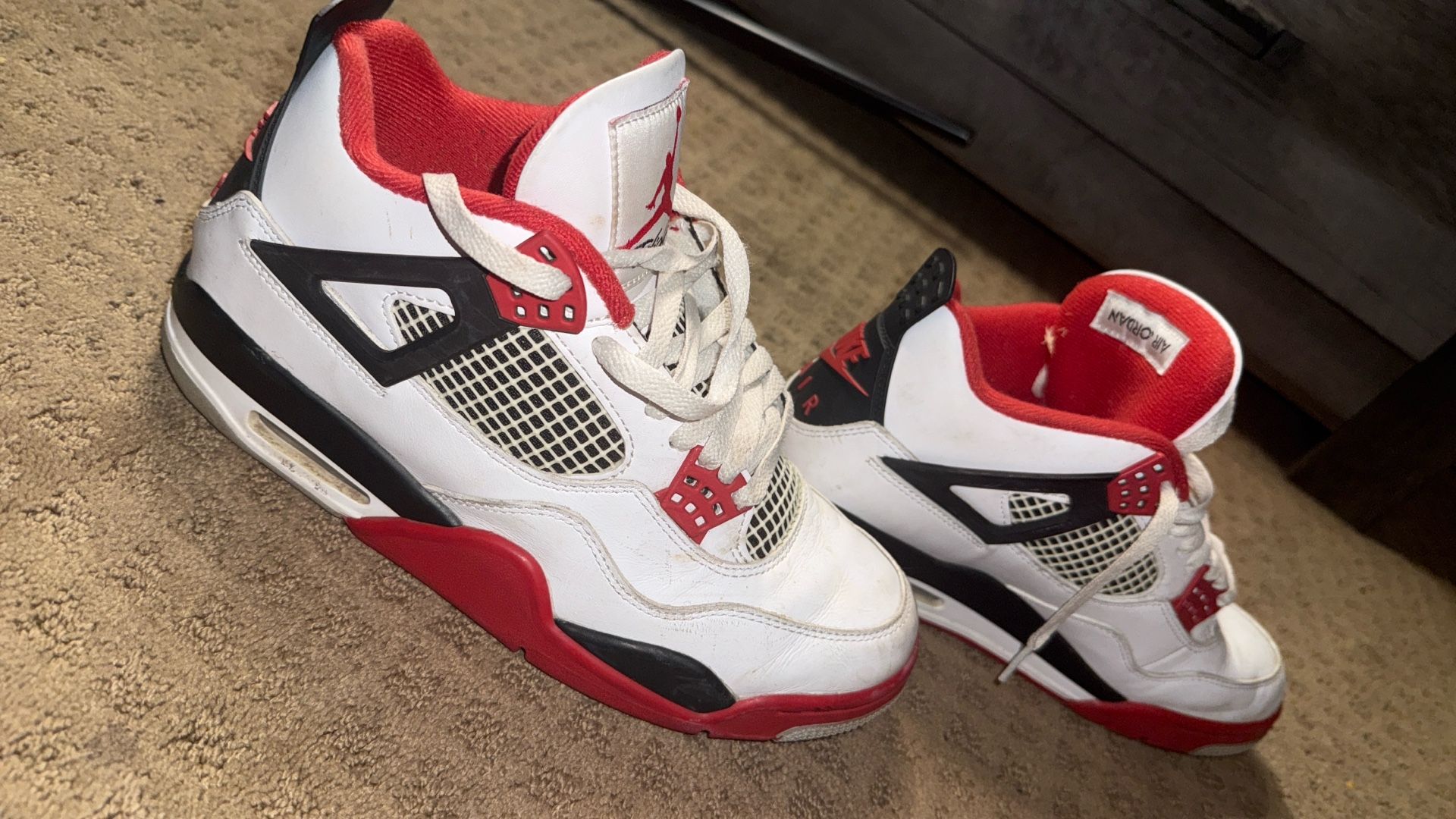 Air Jordan 4 Fire Red