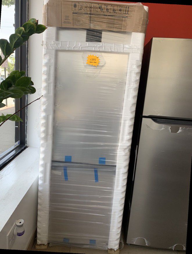 Whirlpool 24 in. 12.7 cu. ft. Bottom Freezer Refrigerator in Fingerprint Resistant Stainless, Counter Depth