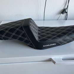 Harley saddlemen Seat