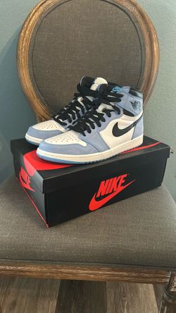 Jordan Air Jordan 1 Retro High OG University Blue High Top Sneakers 555088-134