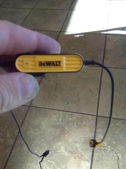 DeWalt Model # DXMA-190935 NOISE CANCELING HEADPHONES 
