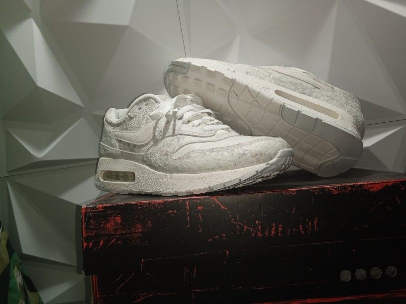 TIER ZERO NIKE AIR MAX 1 OG, HAND CRAFTED RARE SZ 9.5 MN