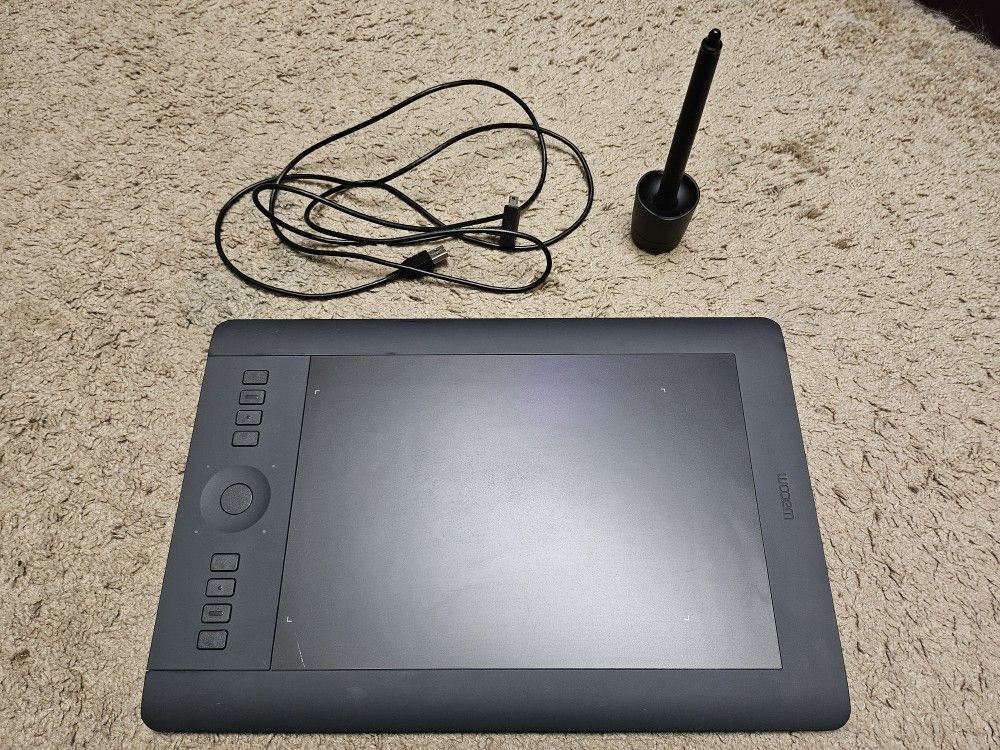 Wacom Pen Tablet Medium Model PTH-651