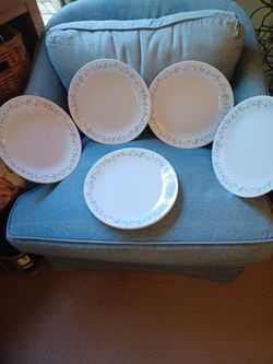 8 Correle Country Cottage Dinner Plates
