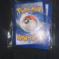 22 Pokemon Cards 