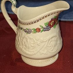 Vintage Wedgwood Patrician Windermere Made In England Creamer Pitcher 4 Inches, Some Crazing L1F902
