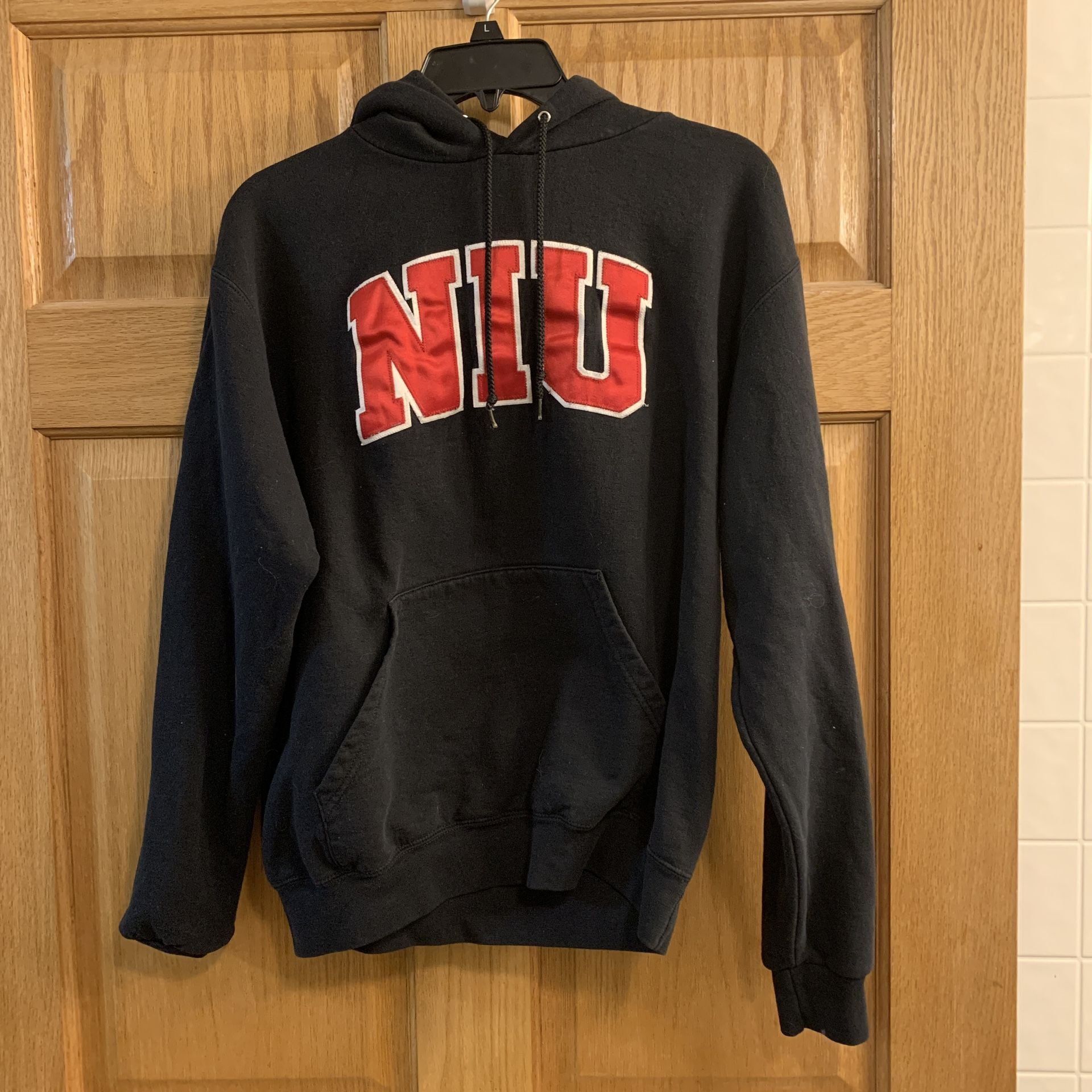 NIU Huskies Hoodie Mens M Med Black Red Sewn On Letters Sweatshirt - Champion
