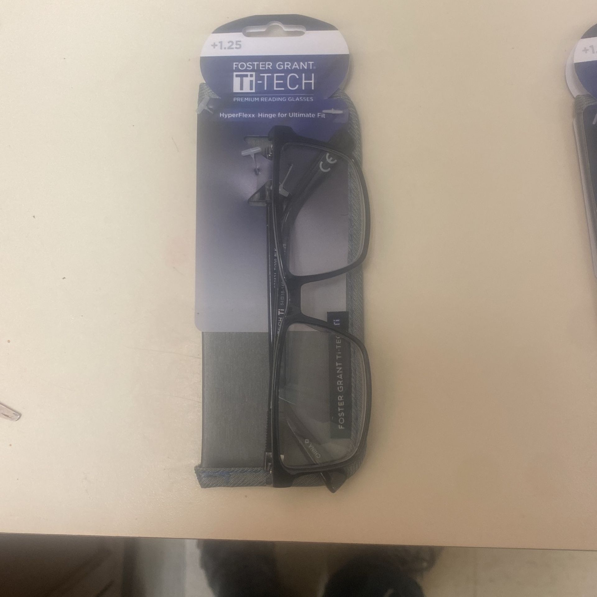 Foster Grant Ti Tech Reading Glasses 