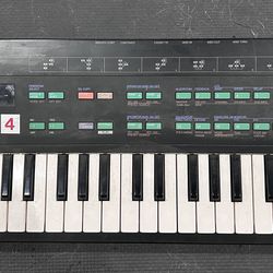Yamaha DX100 Synthesizer Digital Programmable Algorithm 