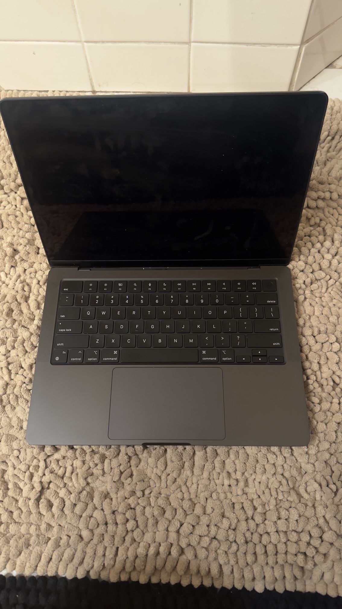 Apple MacBook Pro Laptop M3 Pro Chip 14-inch