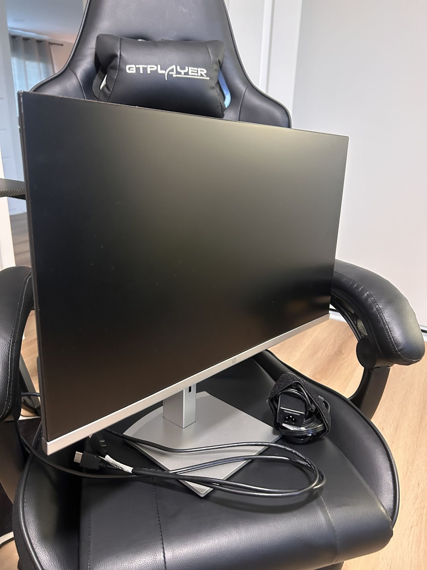 HP Series 5  23.8” Monitor