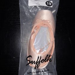 Suffolk Stellar Pointe Shoes – Size 3 XXX – Pink - $100