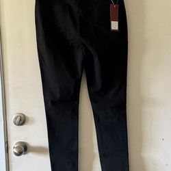 New Women's Jeans Available In Size XL 2X 3X And 4X