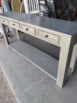 Entry table or sodeboard