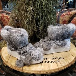 MICHAEL KORS  Nala White Grey  Rabbit Fur Ankle Boots Sz 6.5 Retail $395