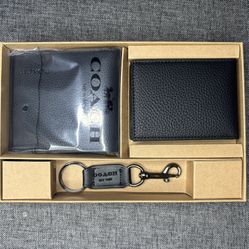 Coach Men’s Wallet Set With Keychain