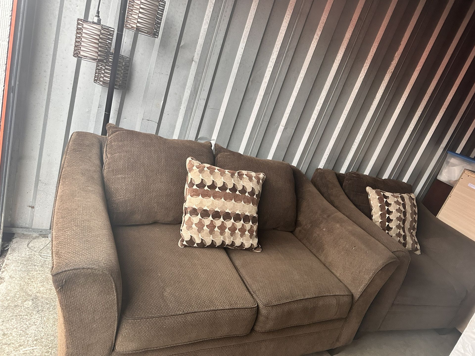 Brown Comfy Couch Set With Coffee Table And Lamp