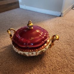 
A German Porcelain Soup Tureen with Cover