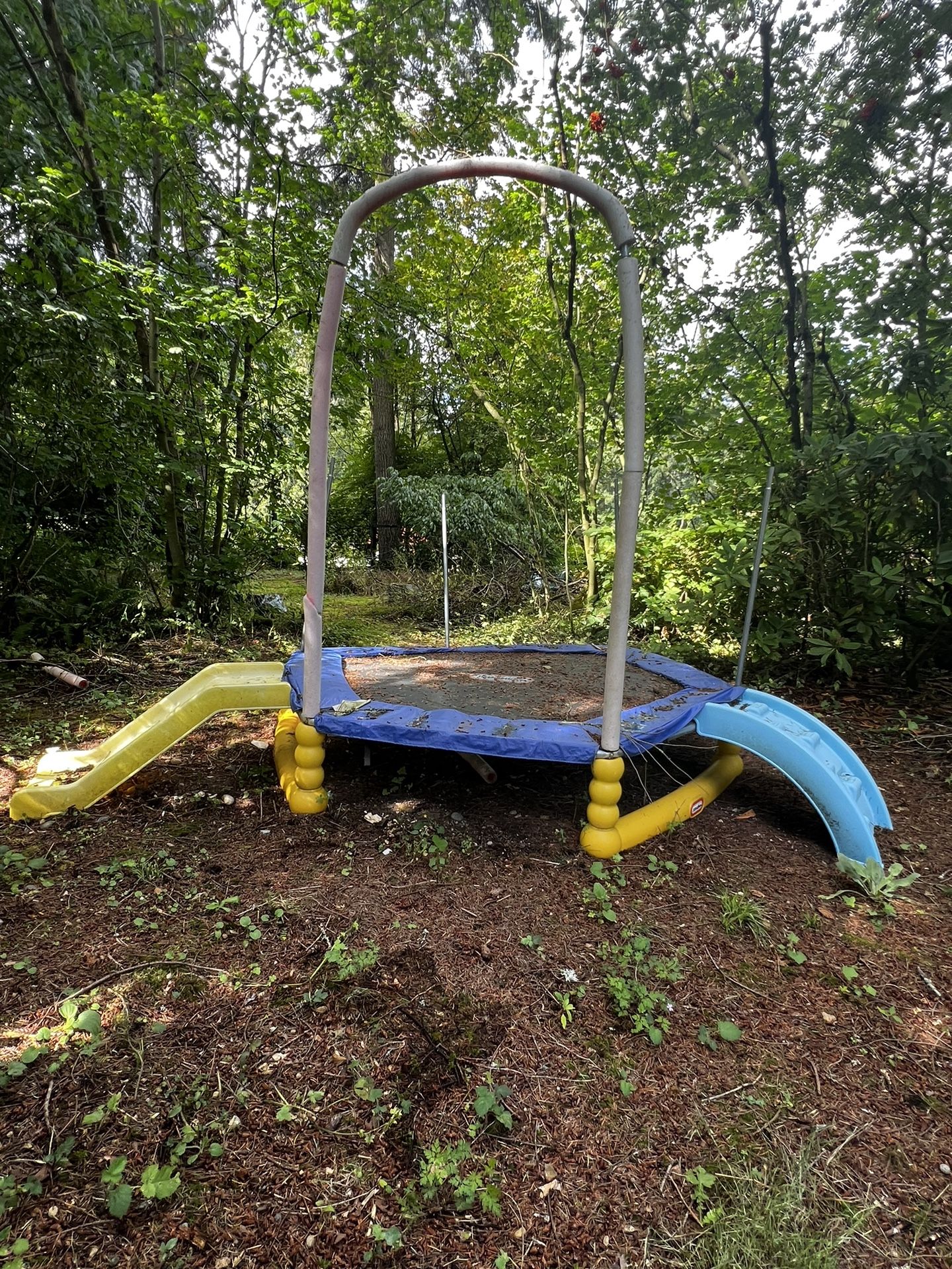 6’ Trampoline With Slice And Stairs.