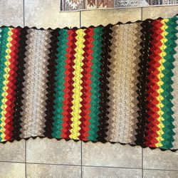 🌈 Vintage Crochet Shell-Stitch Afghan – Multicolor Stripes – 48x72”