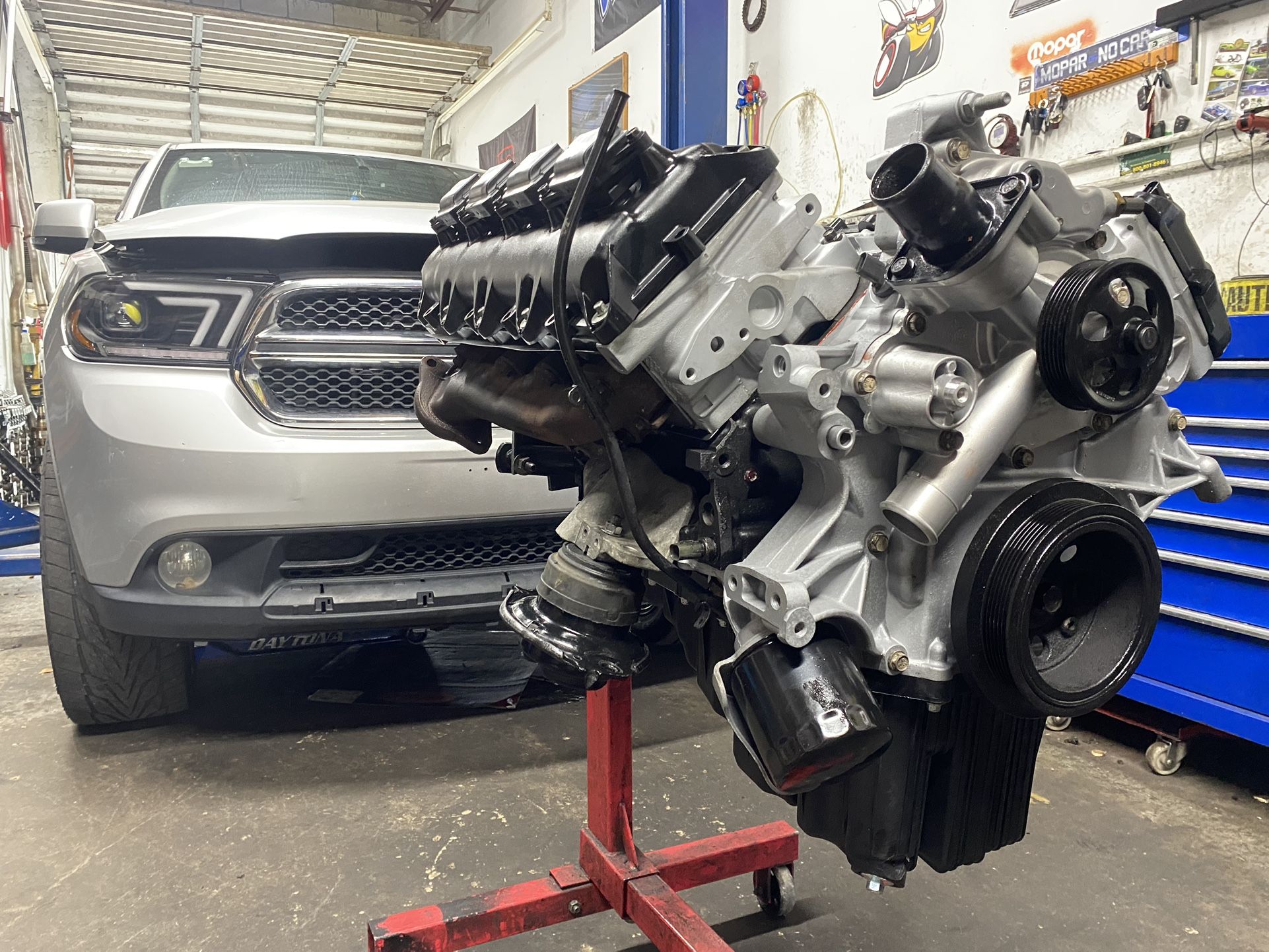 Fully Rebuilt 5.7 Hemi Engine