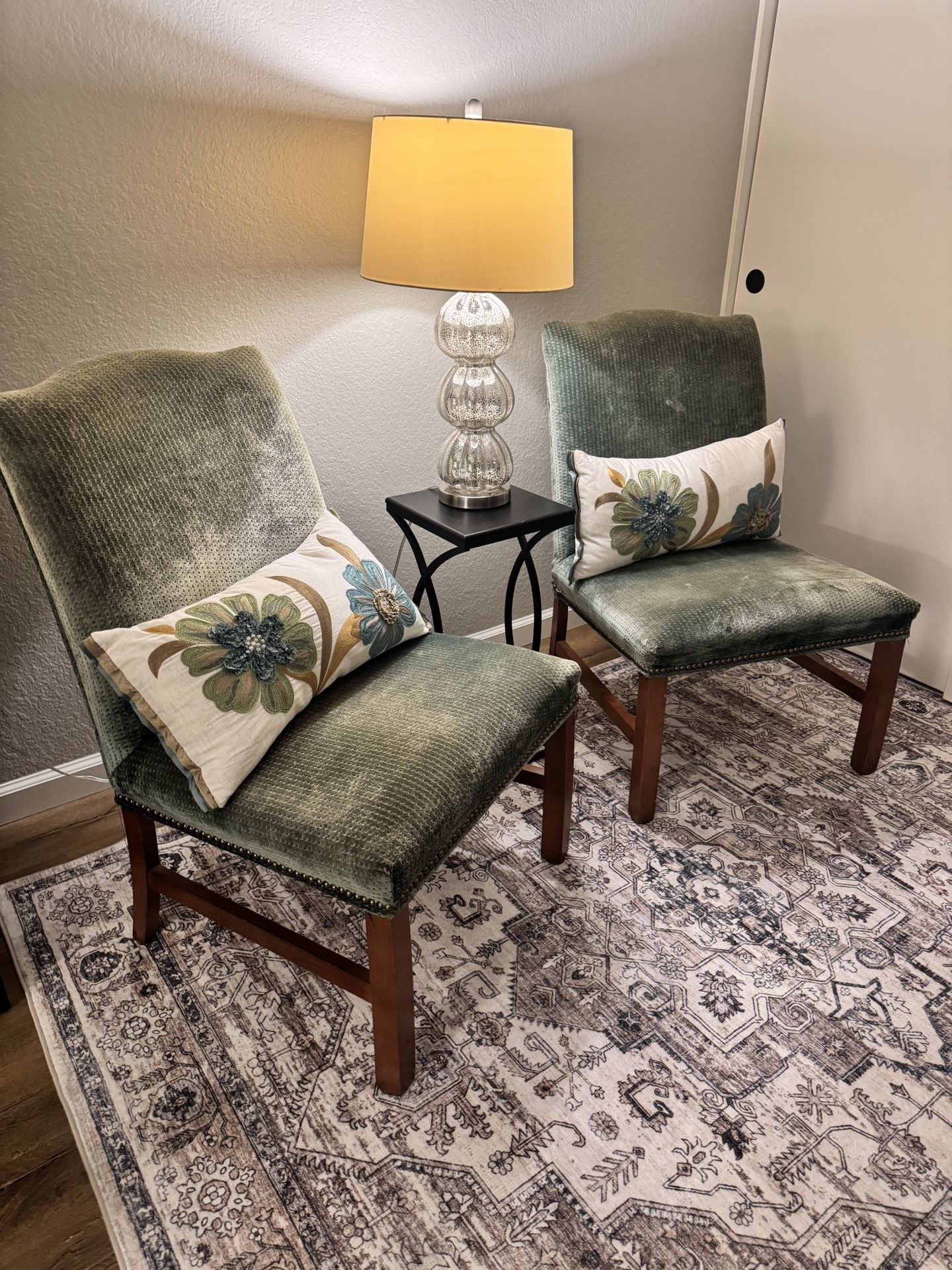Set up 2 - side armless chairs
