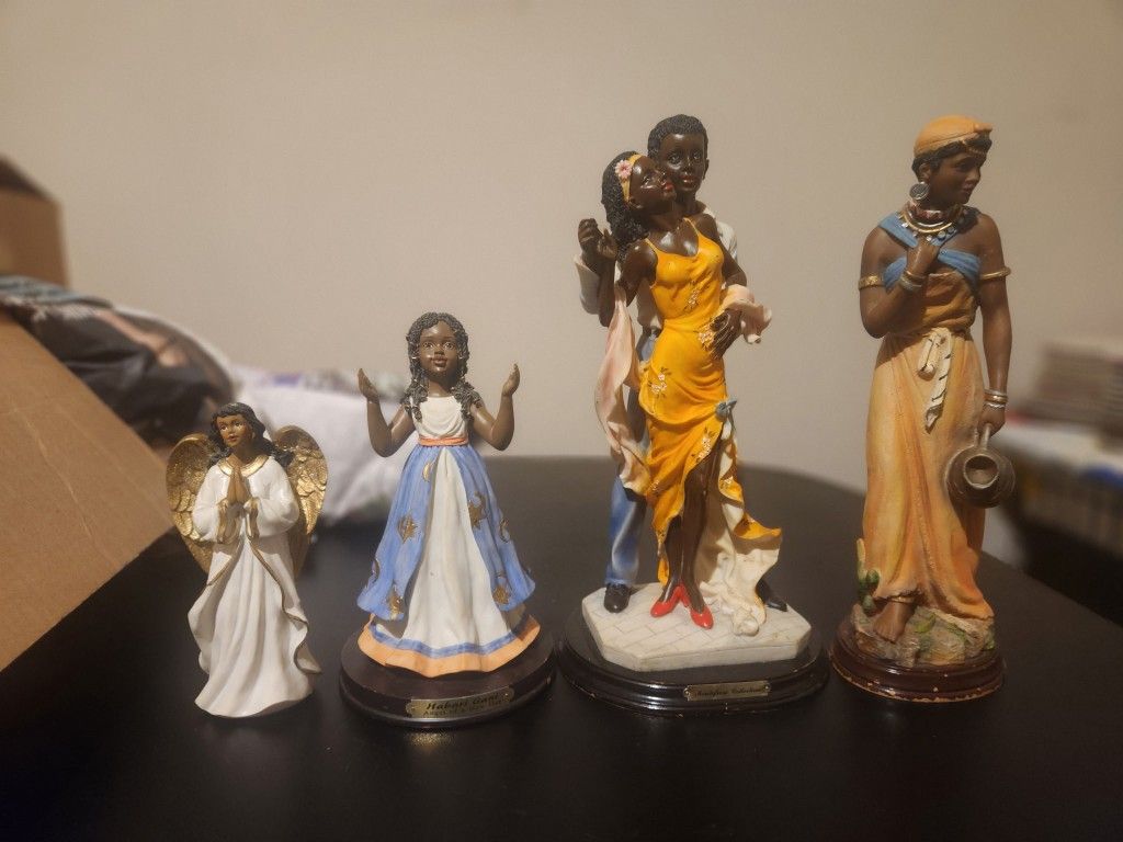 Figurines